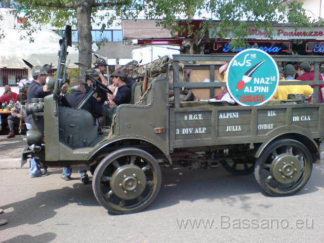 Adunata Alpini BAssano 2008 MK-522.JPG